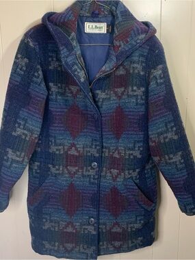 Women’s M L.L. Bean Navy, Burgundy & Gray Patterned Hooded Wool Coat vintage